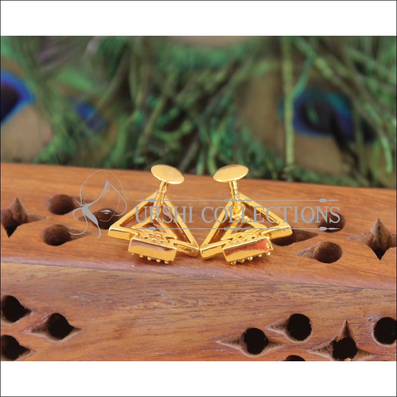 Gold Platted CZ Earrings M1403 - Earrings