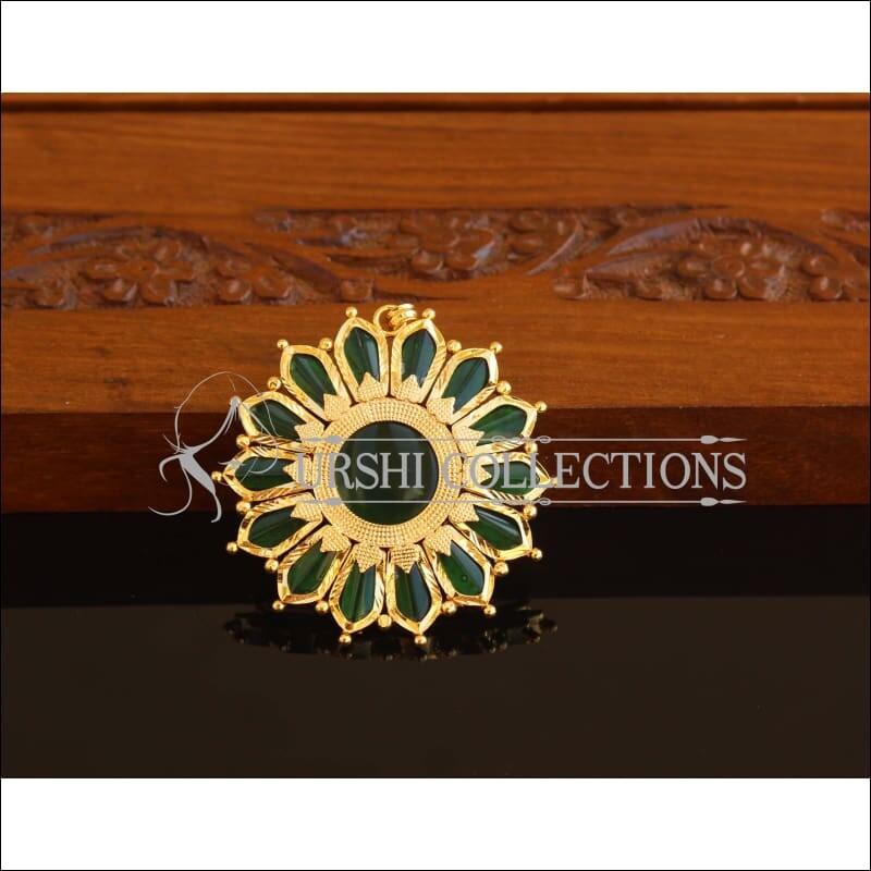 Kerala Style Gold Plated Palakka Pendant M1954 - Pendant Set