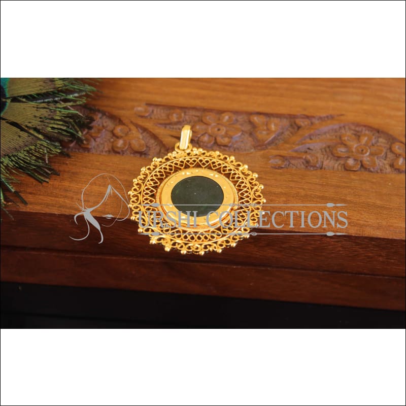 Kerala style Gold plated Palakka Pendant M2384 - Pendant Set