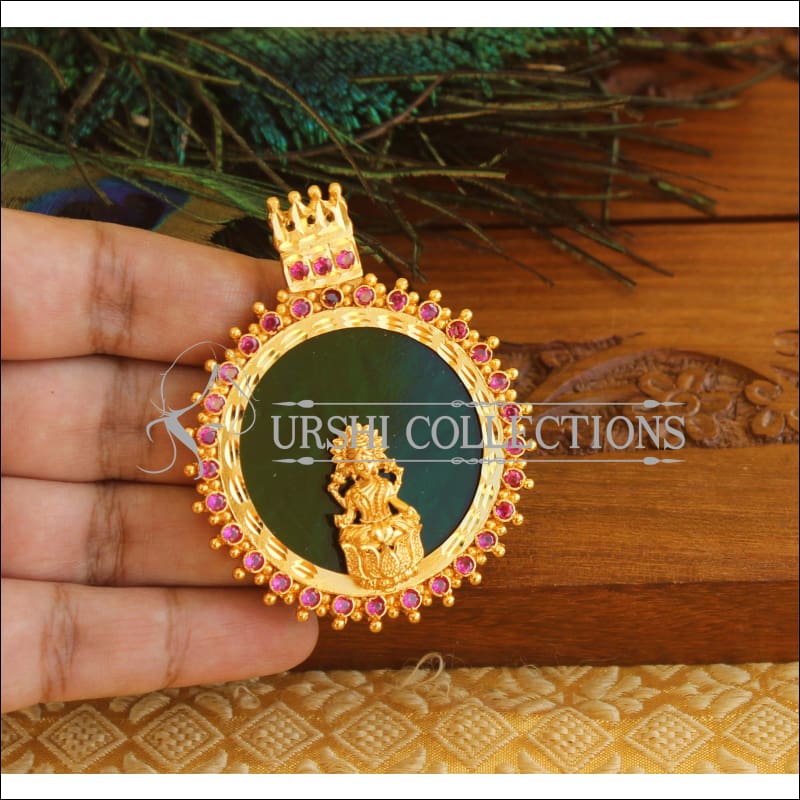 Kerala Style Gold Platted Lakshmi Palakka Pendant M1360 - Pendant Set