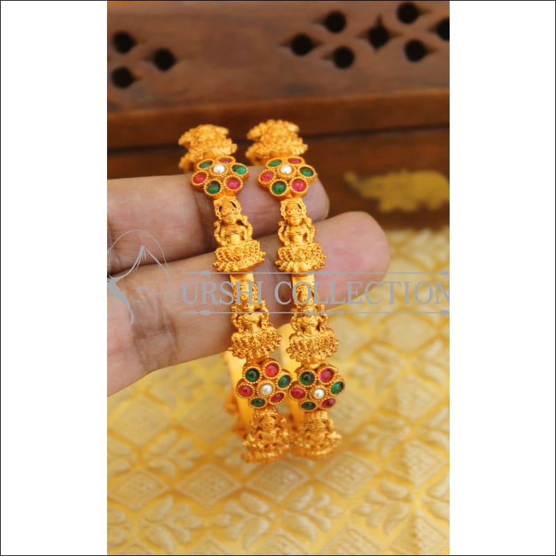 Matte finish temple earrings M681