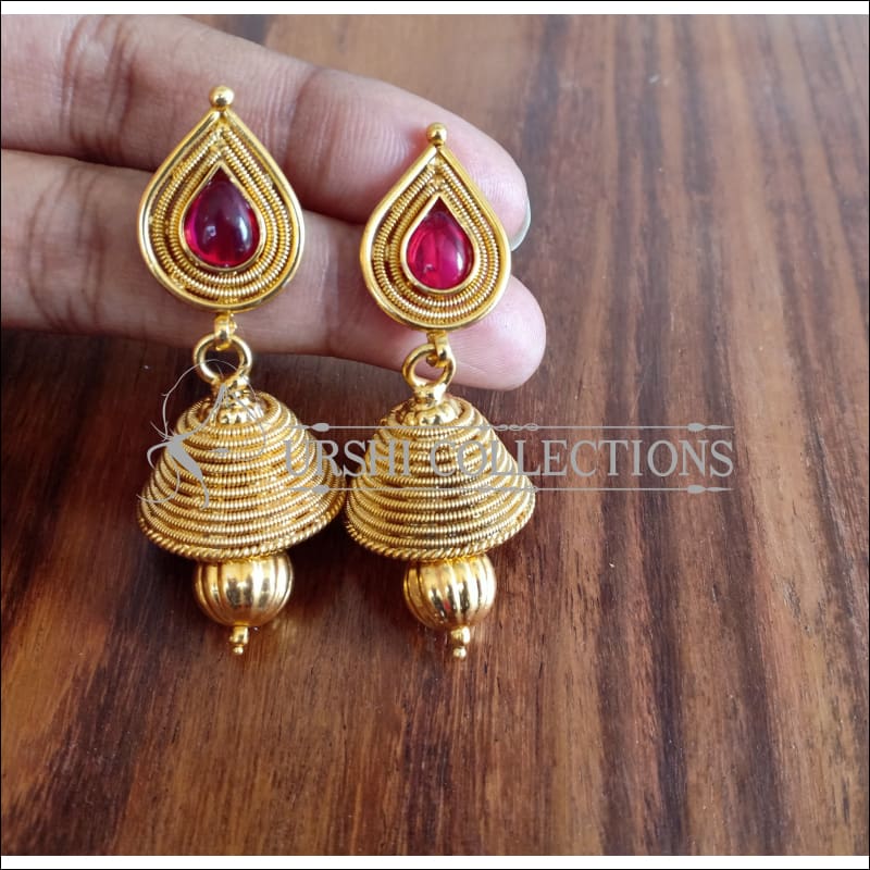 DESIGNER GOLD PLATED EARRINGS UTV886 - Earrings