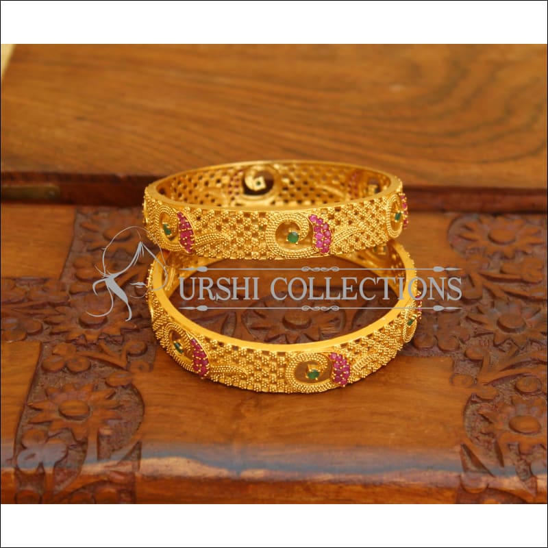 ELEGANT MATTE FINISH BANGLES SET UTV647 - Bangles